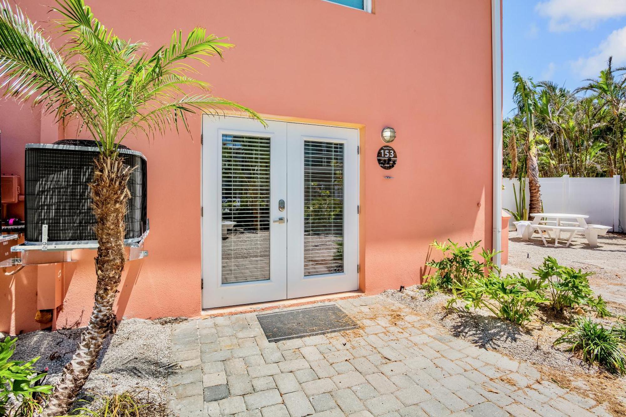 Tropical Breeze Resort Bee Ridge Εξωτερικό φωτογραφία