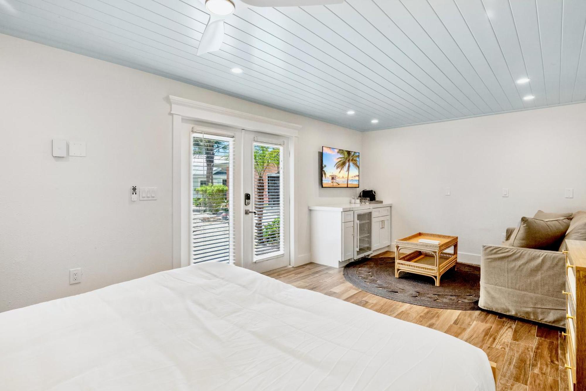 Tropical Breeze Resort Bee Ridge Εξωτερικό φωτογραφία